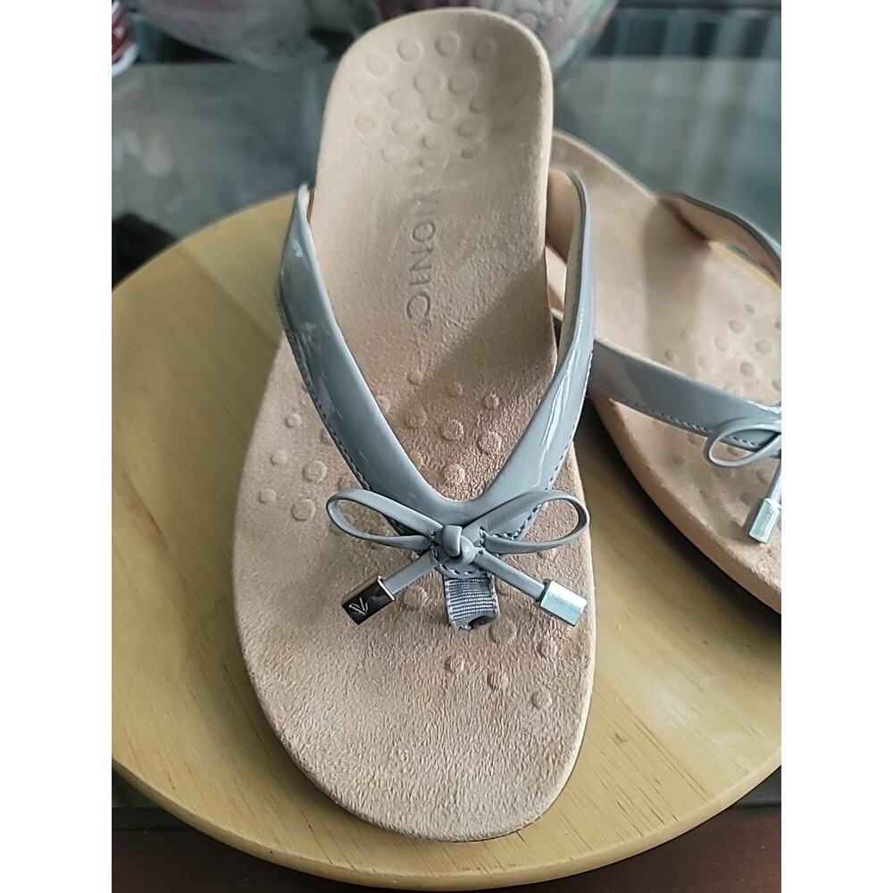 VIONIC Women's Bella Gray Patent Leather Orthopedic Sandals w/Bow Size 8
